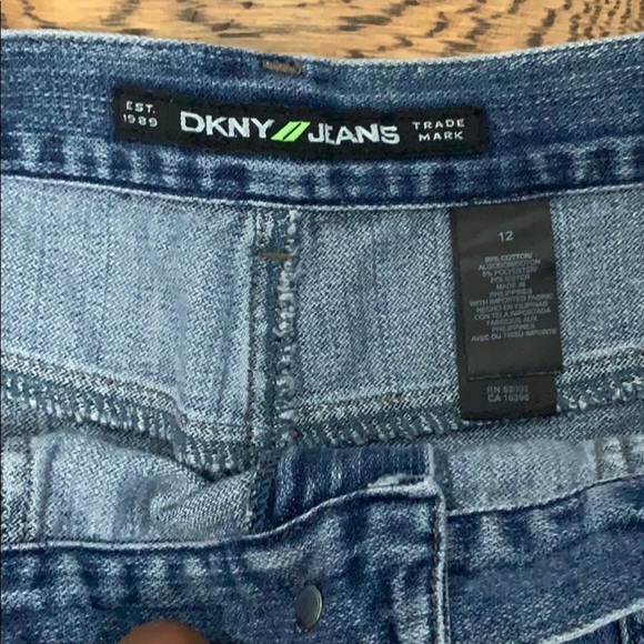 DKNY jeans mini skirt - Picture 2 of 6